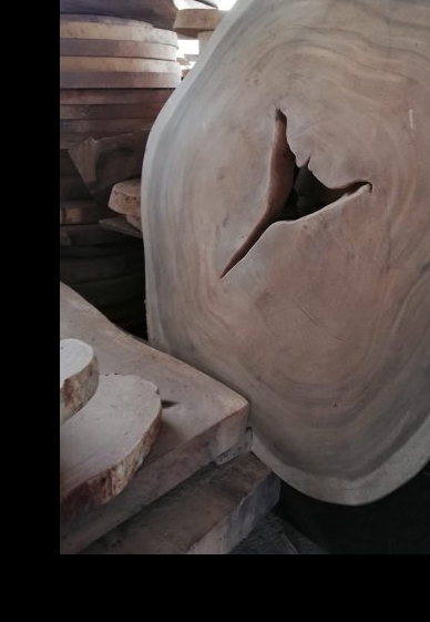 Rond Suar tafel blad in Indonesië