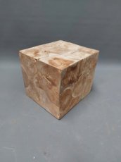 NU-ACR-KOTAK-KUB Cube en bois de teck