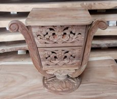 SB-TP030-UP70 Colonial cupboard with carved front "PIALA"